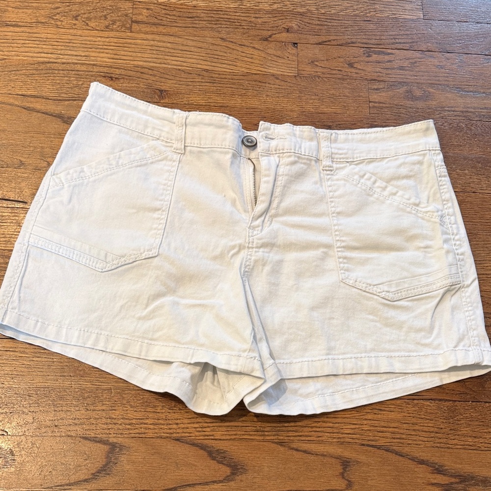 Classic White Women's Jean Shorts with Front Patch Pockets